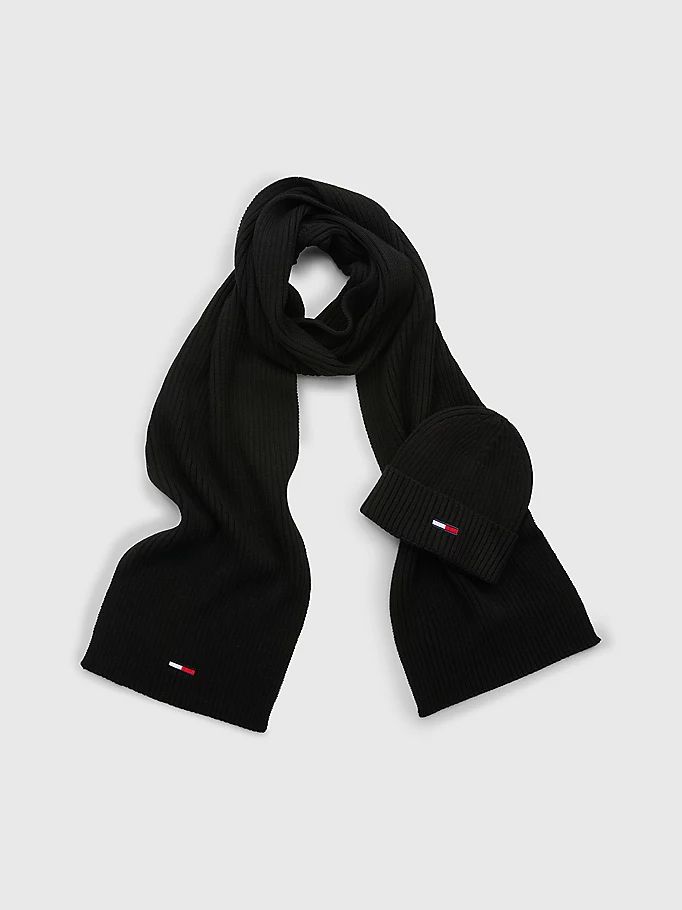 Tommy Hilfiger Flag Scarf And Beanie Gift Set